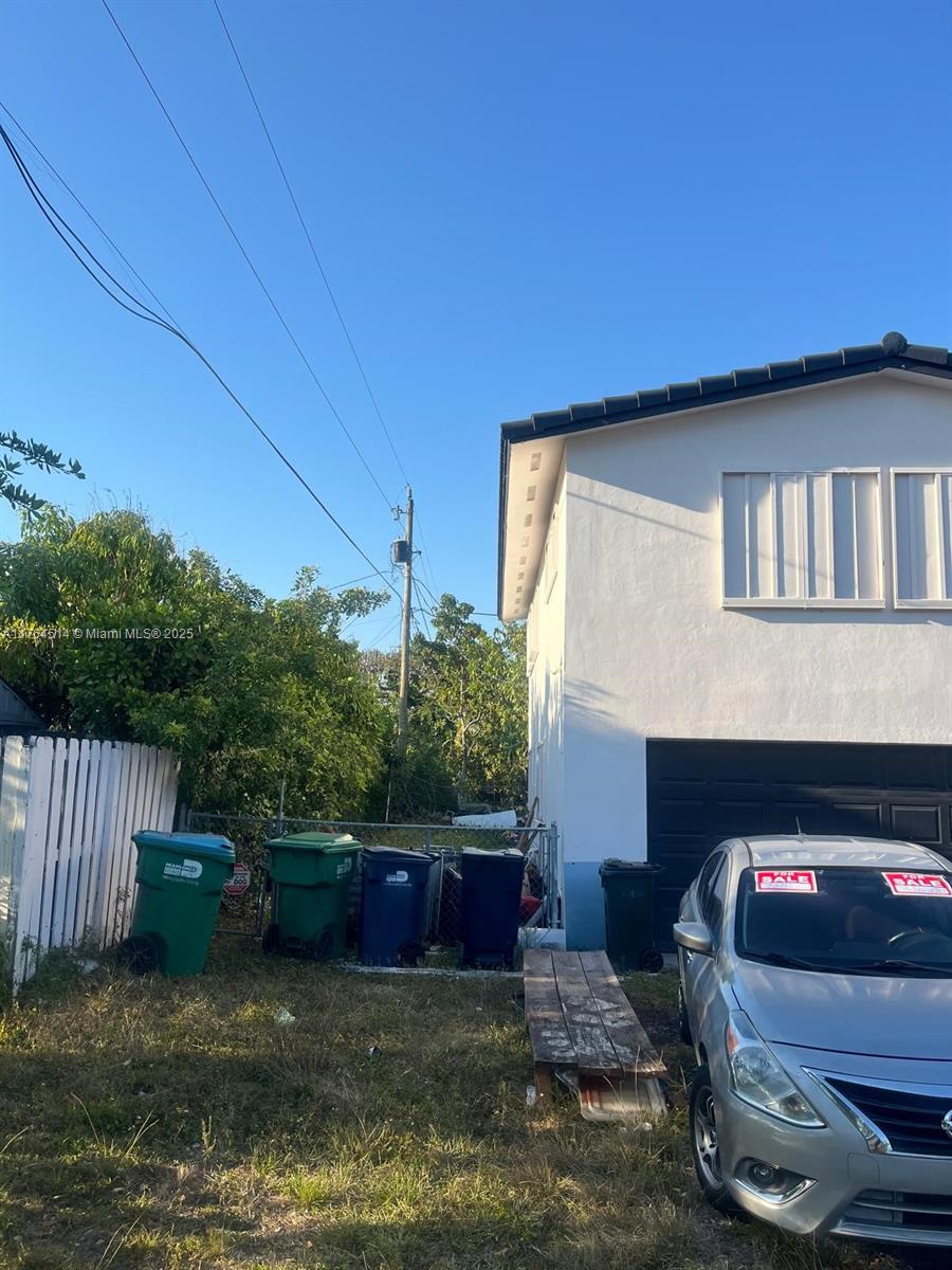 9971 Colonial Drive Miami, FL 33157 - Photo 4 of 7 a view of a house with backyard and sitting area