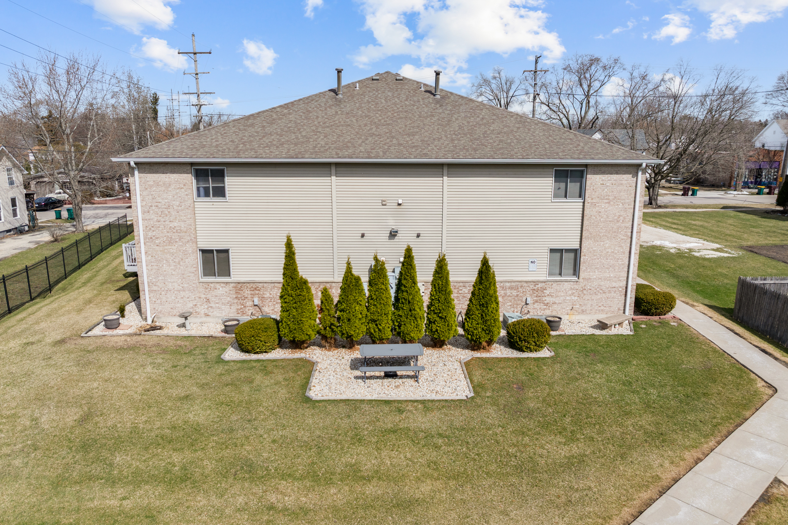 326 Edward Street Sycamore, IL 60178 - Photo 4 of 38