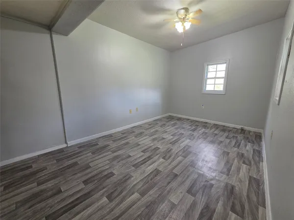 a view of empty room with window