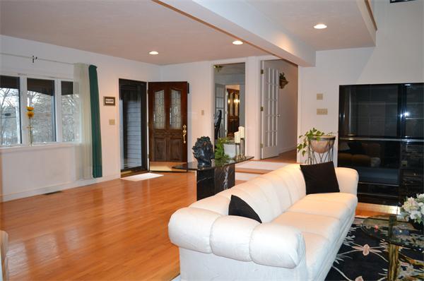 16 Edwards Road Foxboro, MA 02035 - Photo 3 of 30 Gallery Image 3