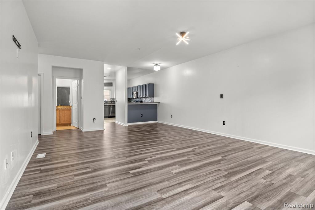 22722 Goddard Road Taylor, MI 48180 - Photo 7 of 37