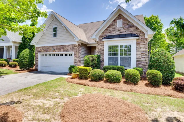 $525,000 | 1033 Knob Creek Lane, Tega Cay, SC 29708