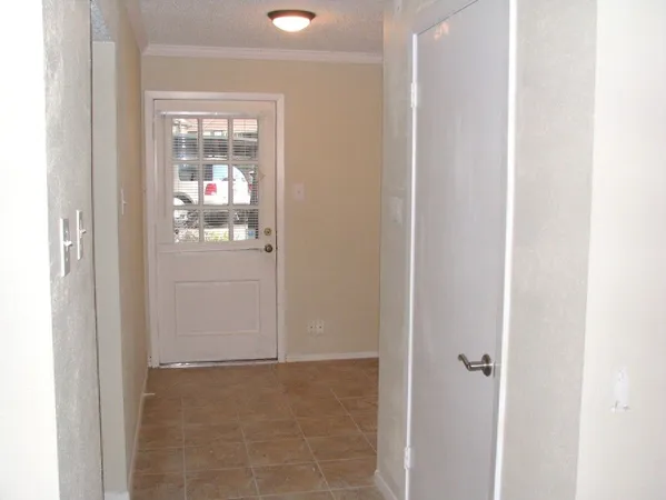 $1,350 | 8277 Kingsbrook Road, Unit 153, Houston, TX 77024