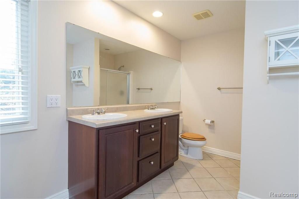 868 Lion Street Rochester Hills, MI 48307 - Photo 25 of 42