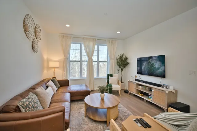 $499,900 | 30w024 Brayman Court, Aurora, IL 60502