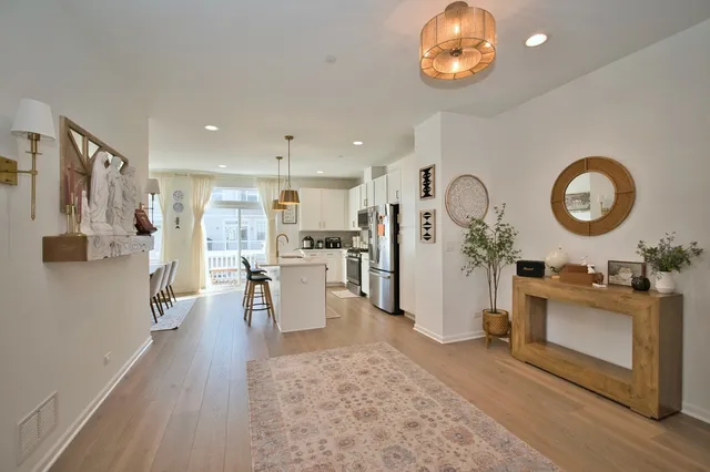 $499,900 | 30w024 Brayman Court, Aurora, IL 60502