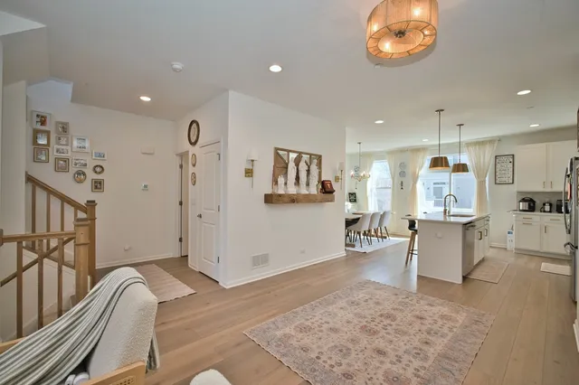 $499,900 | 30w024 Brayman Court, Aurora, IL 60502