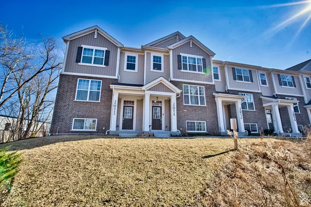 $499,900 | 30w024 Brayman Court, Aurora, IL 60502