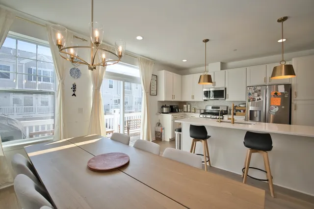 $499,900 | 30w024 Brayman Court, Aurora, IL 60502