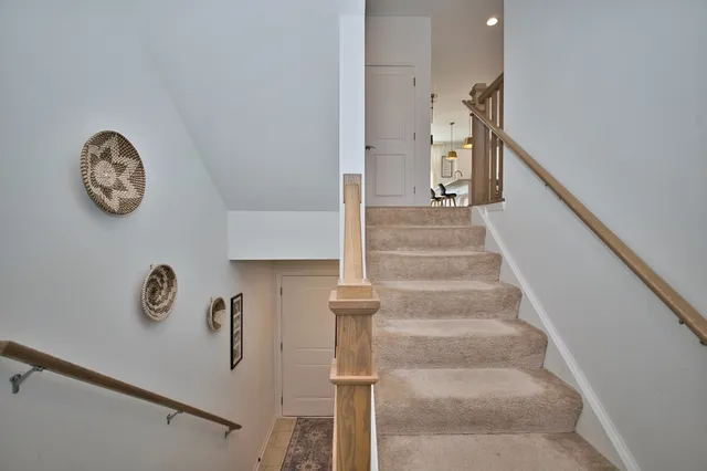 $499,900 | 30w024 Brayman Court, Aurora, IL 60502