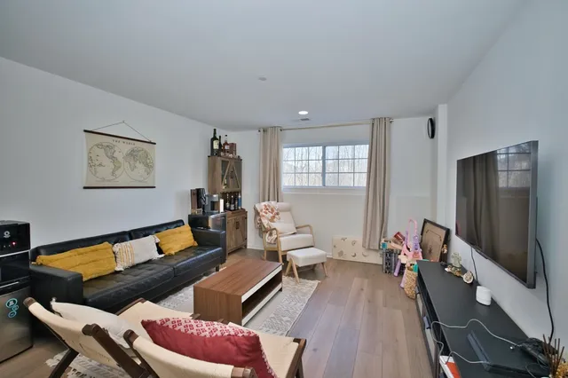 $499,900 | 30w024 Brayman Court, Aurora, IL 60502