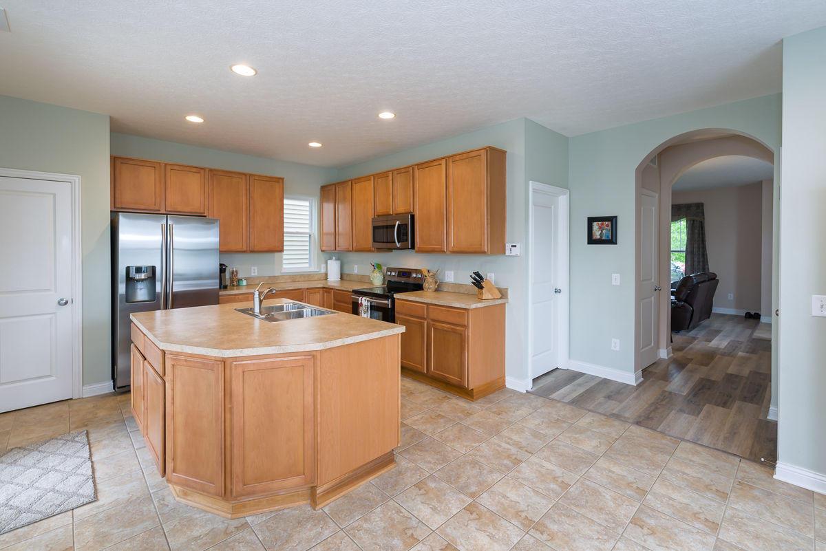 5569 Lantos Road Dublin, OH 43016 - Photo 8 of 30 Gallery Image 8
