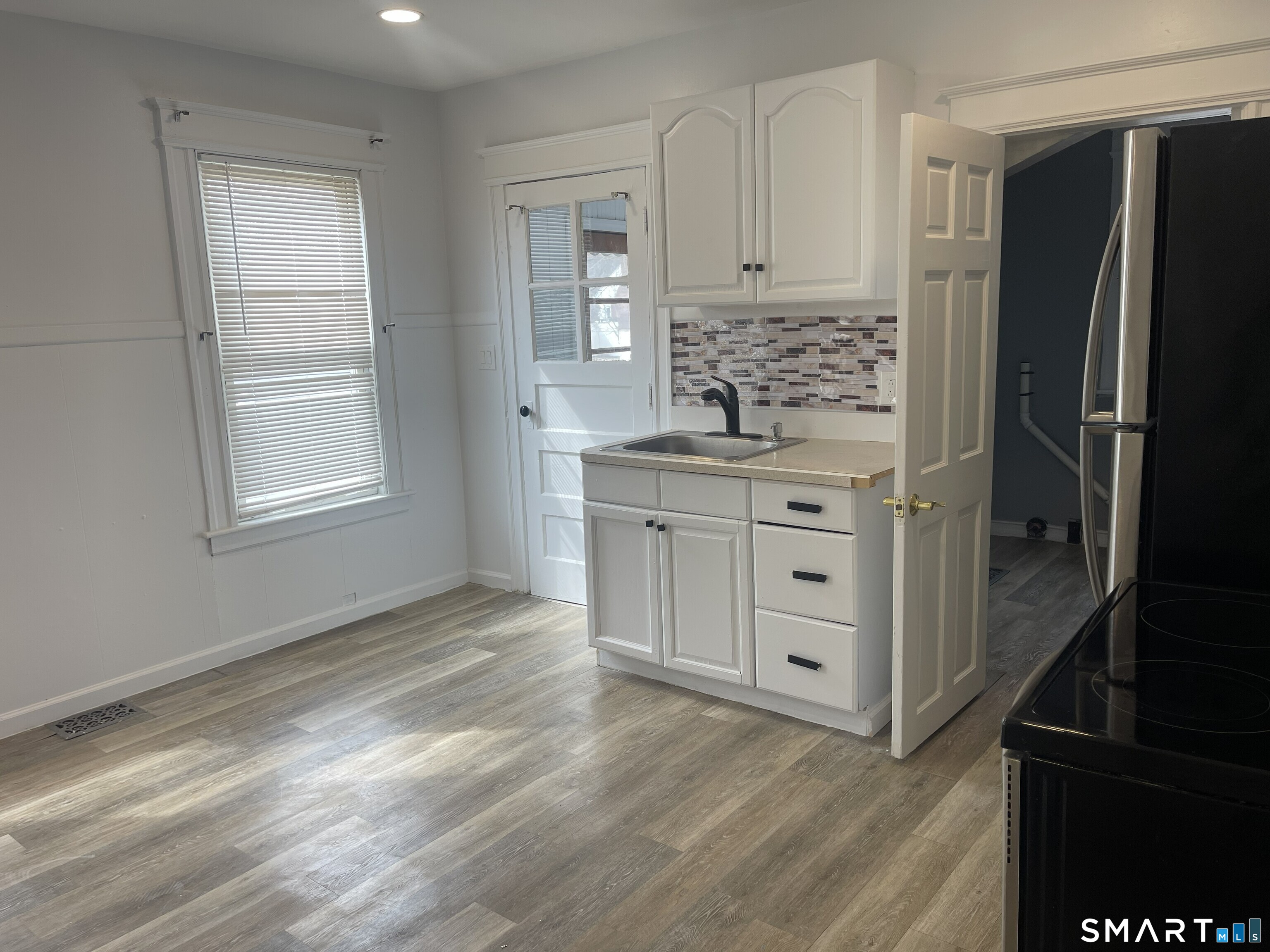 692 Enfield Street Enfield, CT 06082 - Photo 6 of 17