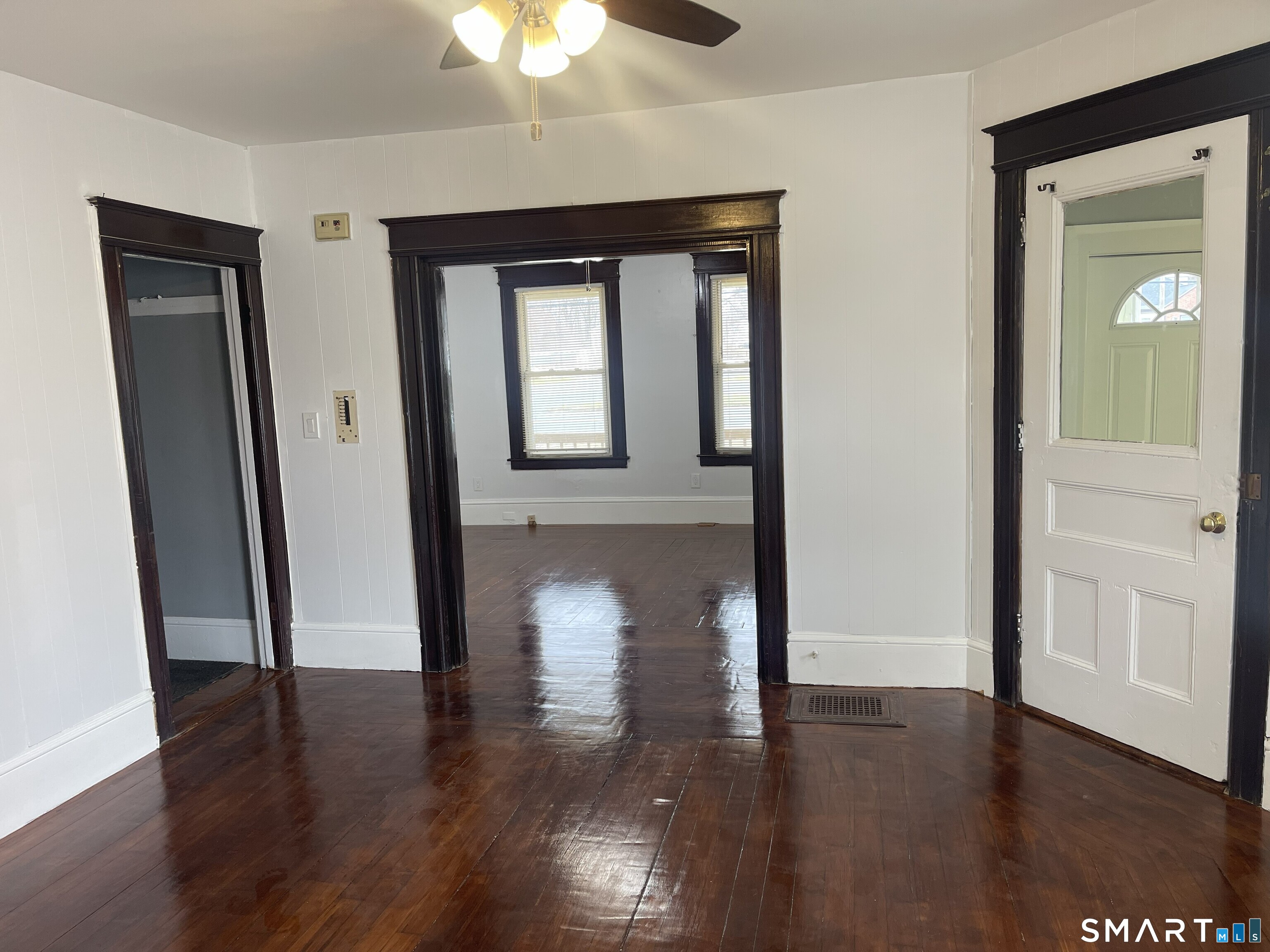 692 Enfield Street Enfield, CT 06082 - Photo 8 of 17