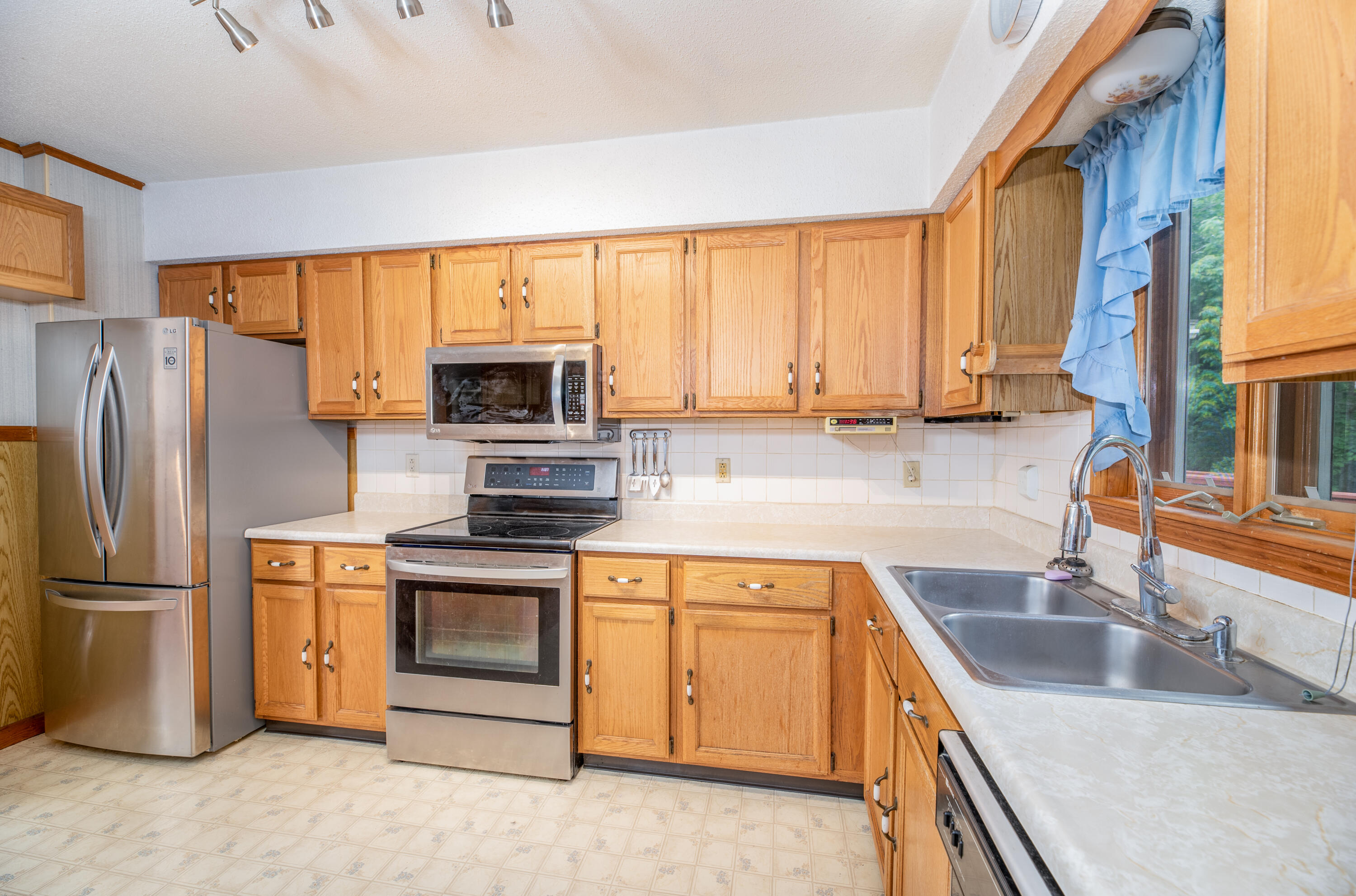 198 Birmingham Road Augusta, ME 04330 - Photo 7 of 27 Interior4