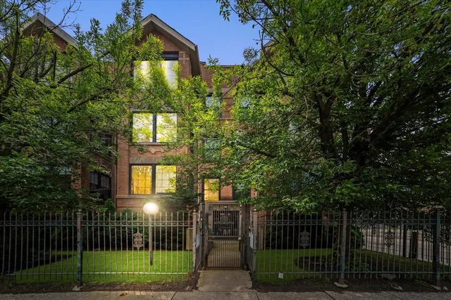 $305,000 | 1363 East 64th Street, Unit 1, Chicago, IL 60637