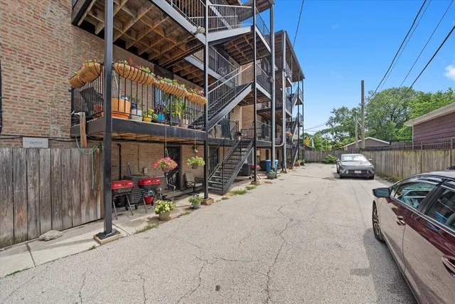 $305,000 | 1363 East 64th Street, Unit 1, Chicago, IL 60637