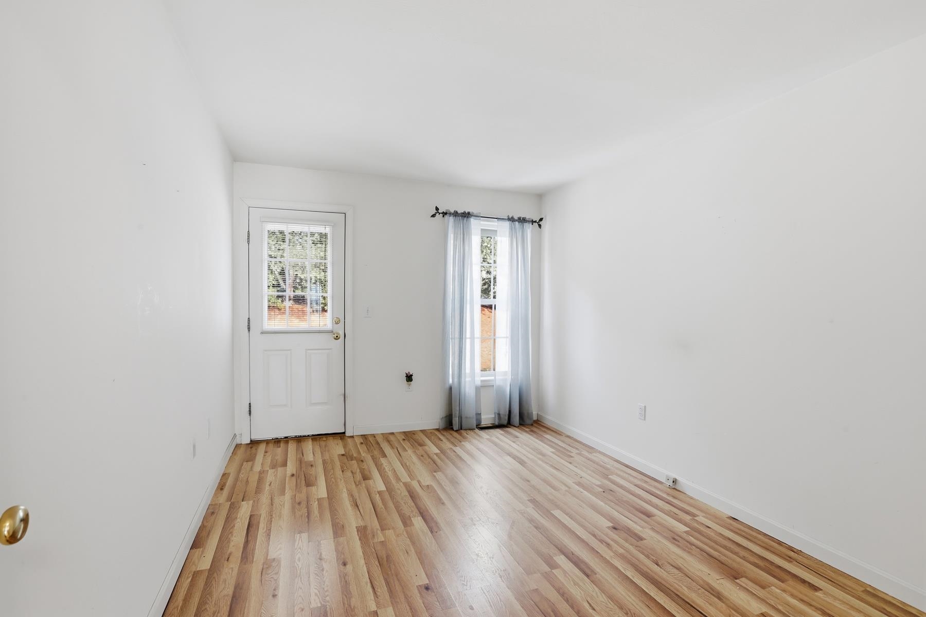 34 Pleasant Street Windham, NH 03087 - Photo 14 of 30