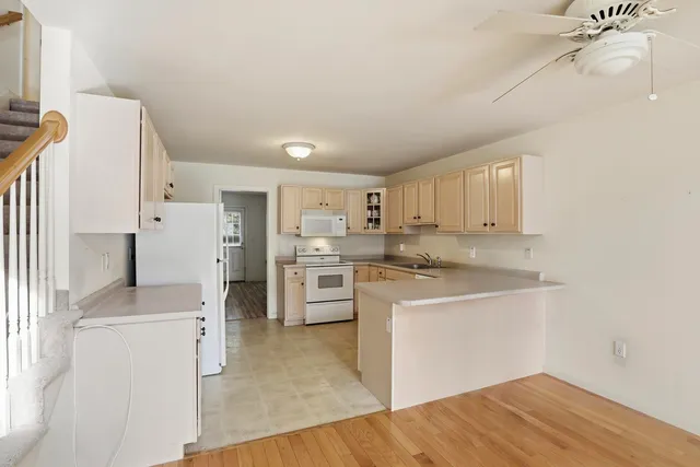 $399,900 | 34 Pleasant Street, Windham, NH 03087