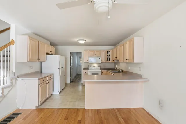 $399,900 | 34 Pleasant Street, Windham, NH 03087