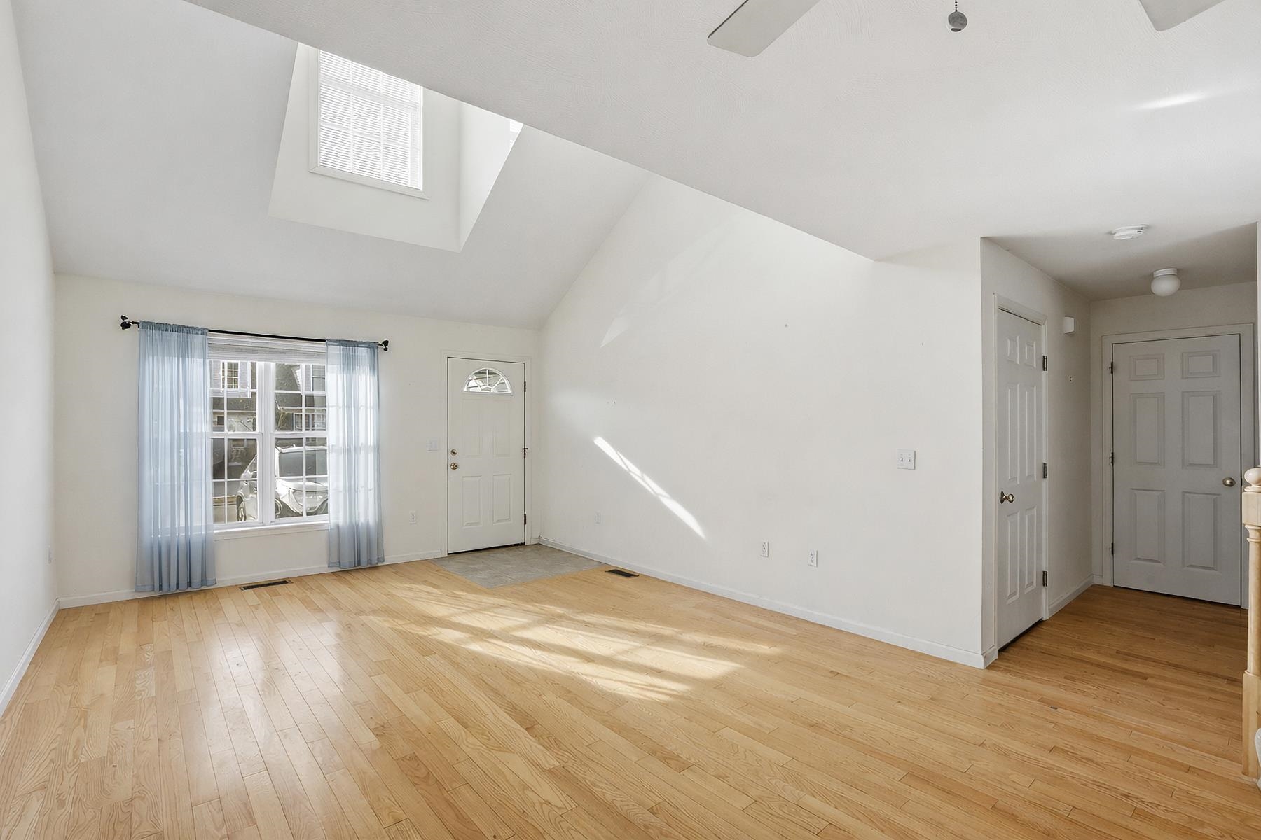 34 Pleasant Street Windham, NH 03087 - Photo 8 of 30