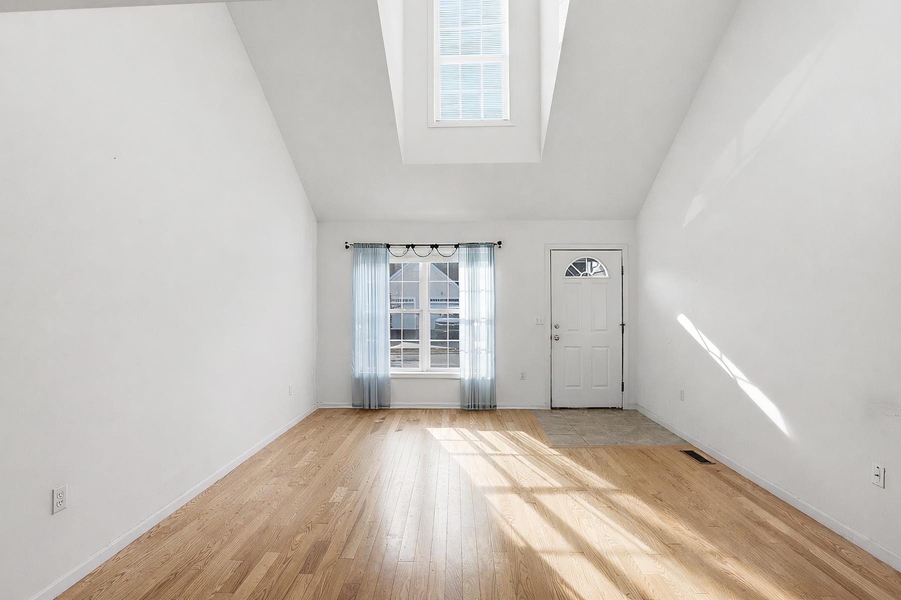 34 Pleasant Street Windham, NH 03087 - Photo 9 of 30