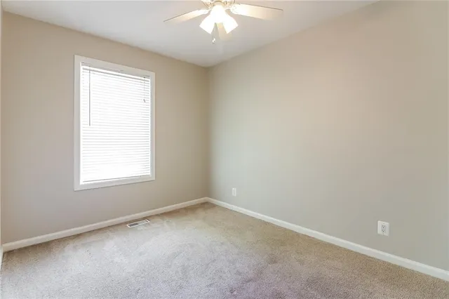 $1,900 | 522 Valle Drive, Belton, MO 64012