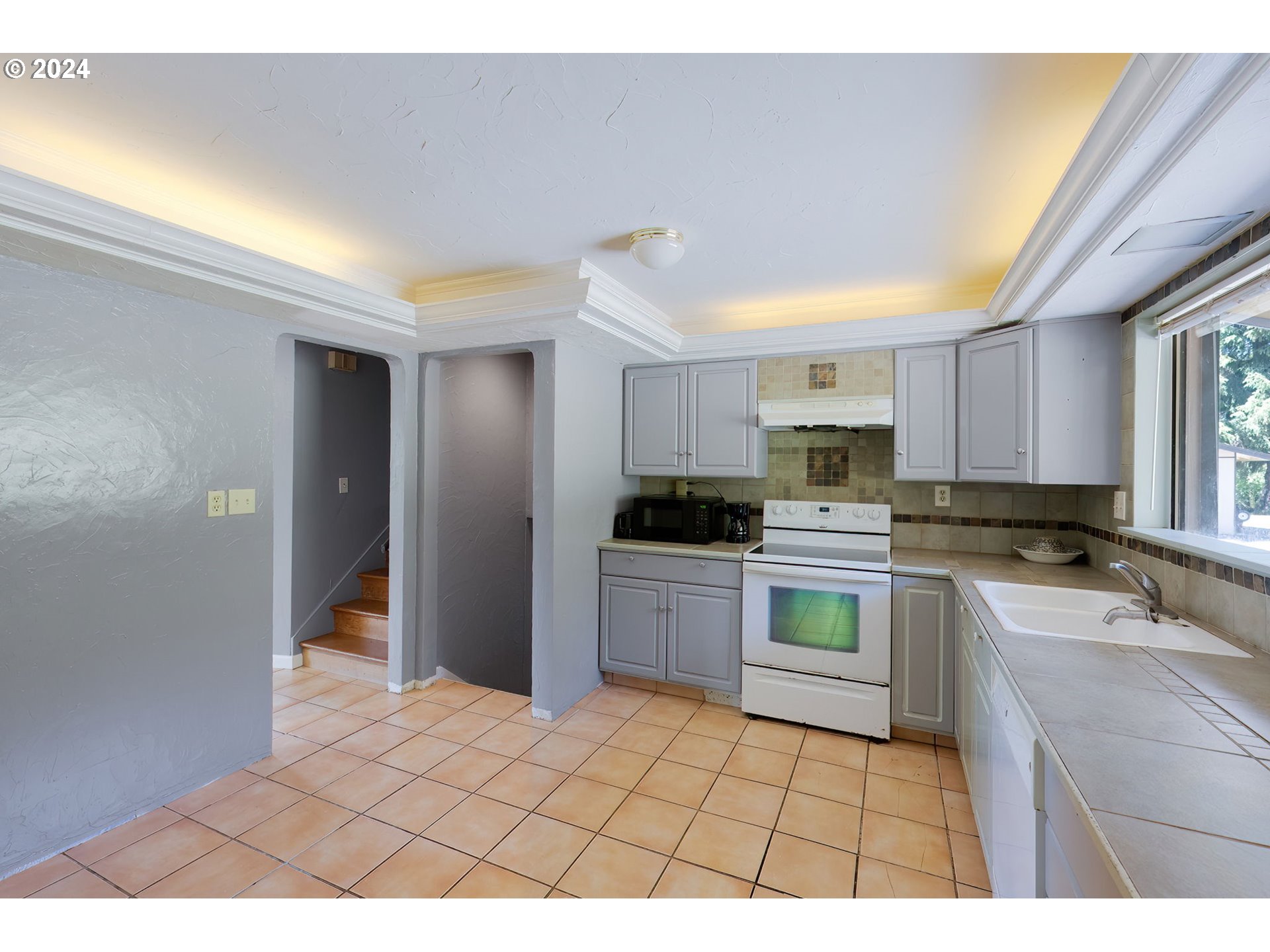3745 Columbia Heights Road Longview, WA 98632 - Photo 8 of 45 Gallery Image 8