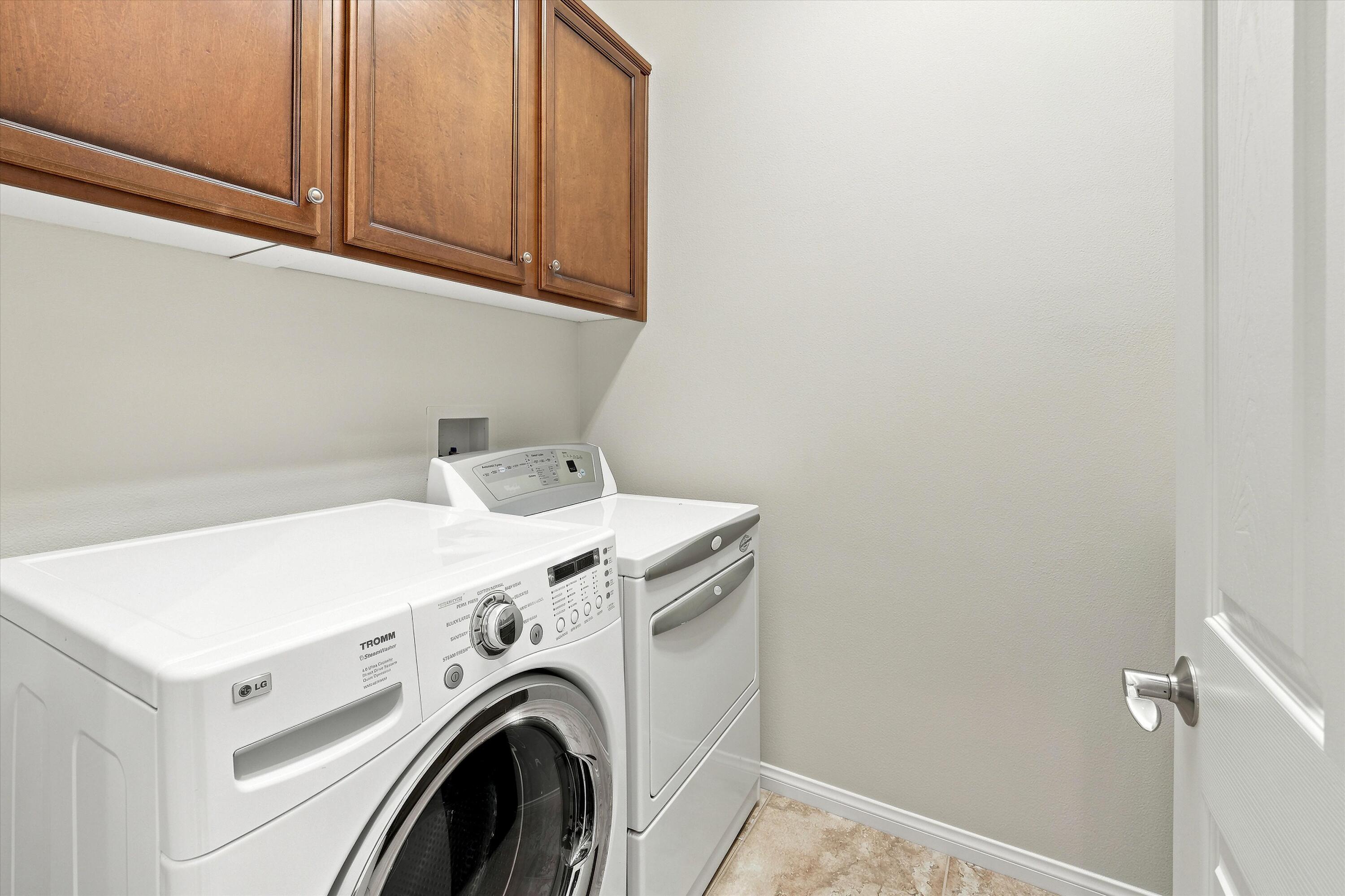 81206 Barrel Cactus Road La Quinta, CA 92253 - Photo 28 of 34 Laundry