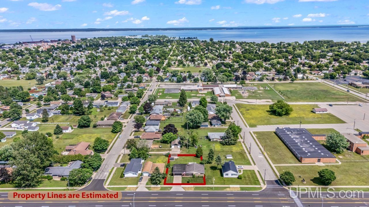 711 South Lincoln Road Escanaba, MI 49829 - Photo 8 of 42 Gallery Image 8