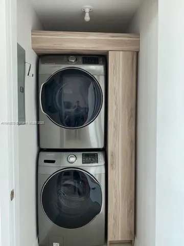 a close up view of washer and dryer