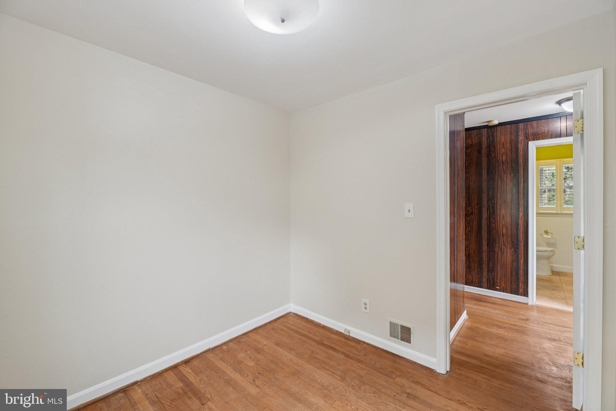 6716 Conley Road Takoma Park, MD 20912 - Photo 12 of 41