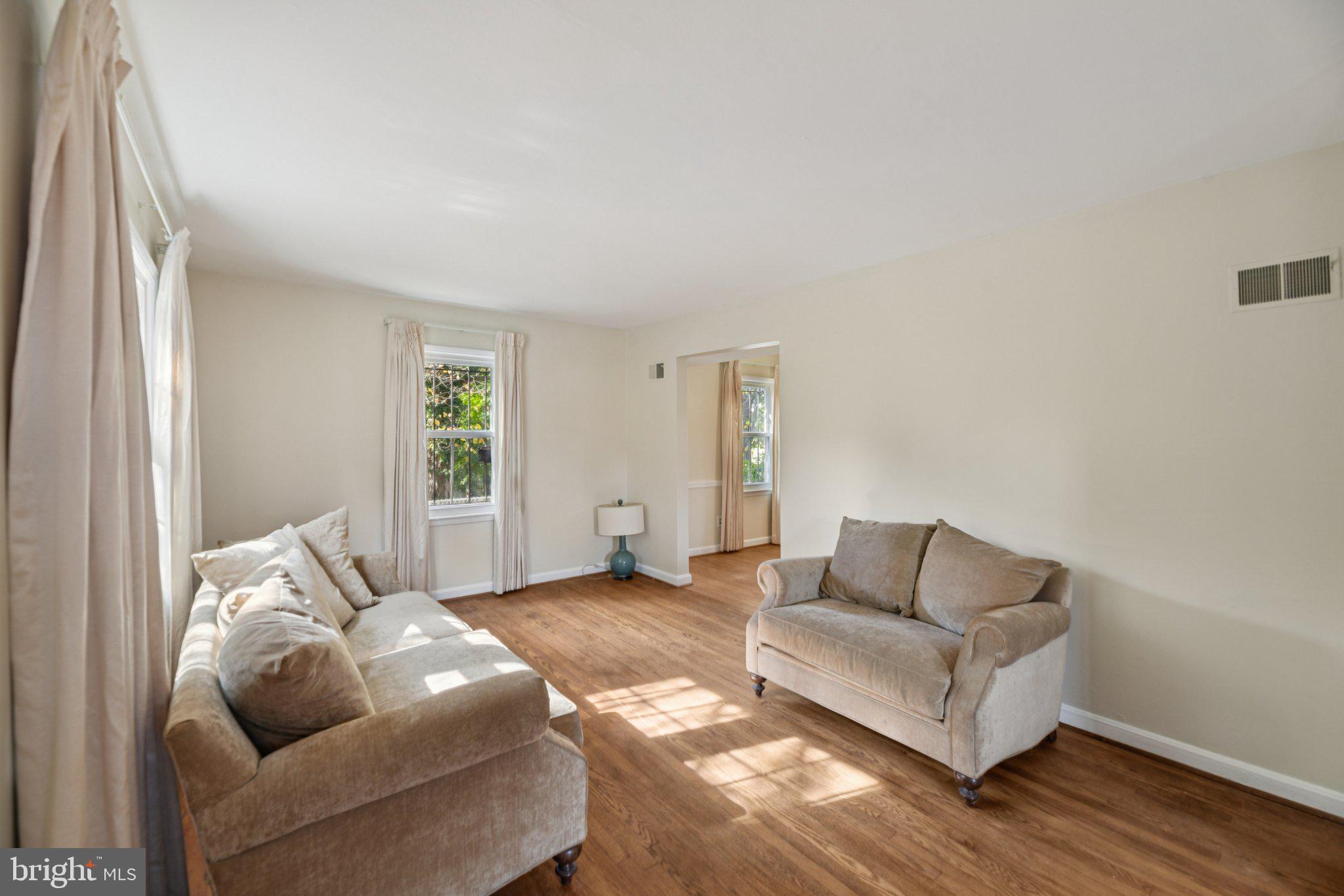 6716 Conley Road Takoma Park, MD 20912 - Photo 5 of 41