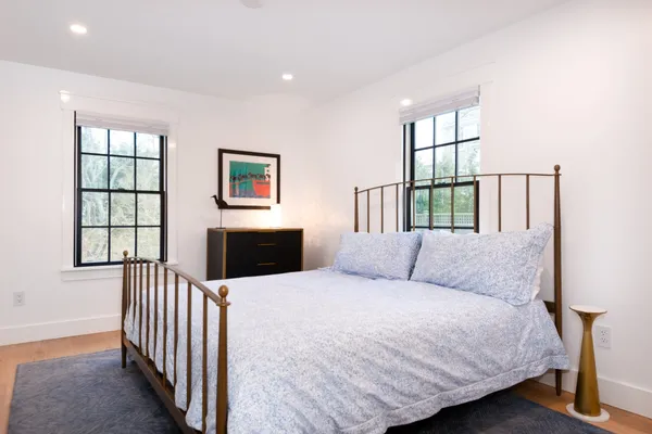 $4,295,000 | 10 B Angola Street, Nantucket, MA 02554