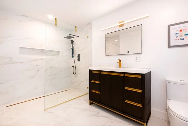 $4,295,000 | 10 B Angola Street, Nantucket, MA 02554