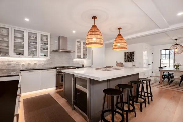 $4,295,000 | 10 B Angola Street, Nantucket, MA 02554