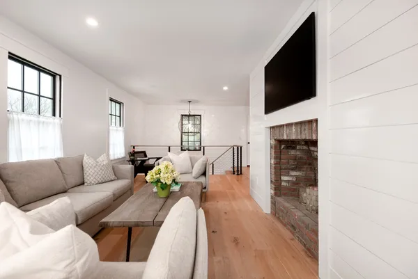 $4,295,000 | 10 B Angola Street, Nantucket, MA 02554