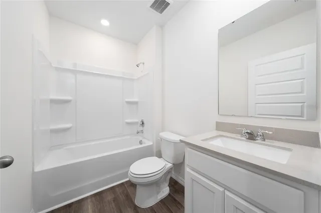 $2,050 | 8347 Madrid Street, Lakeland, FL 33810