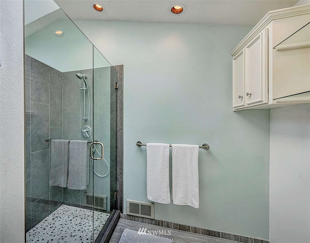 18910 Olympic View Drive Edmonds, WA 98020 - Photo 15 of 25