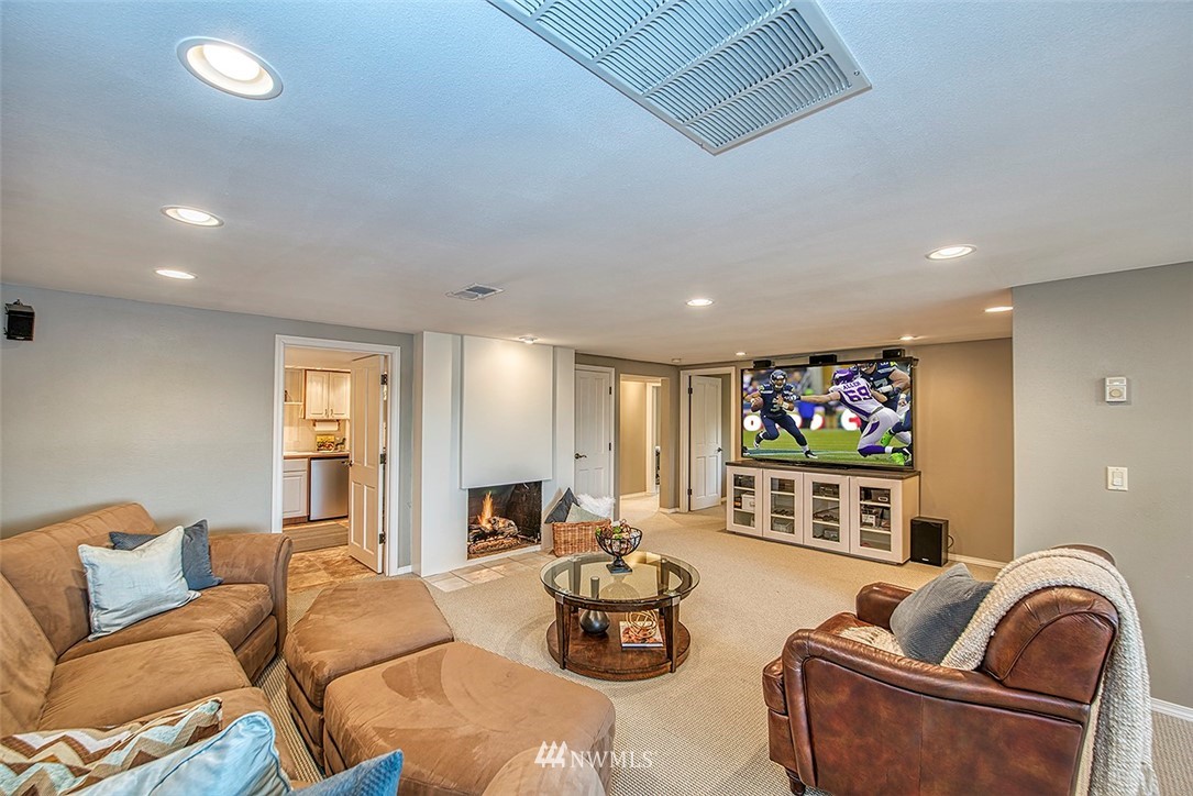 18910 Olympic View Drive Edmonds, WA 98020 - Photo 17 of 25