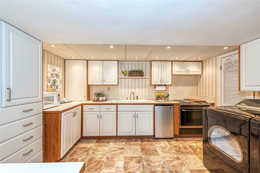 18910 Olympic View Drive Edmonds, WA 98020 - Photo 20 of 25