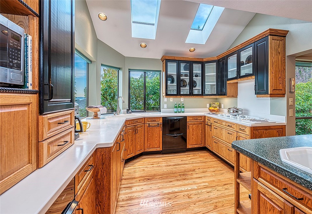 18910 Olympic View Drive Edmonds, WA 98020 - Photo 7 of 25