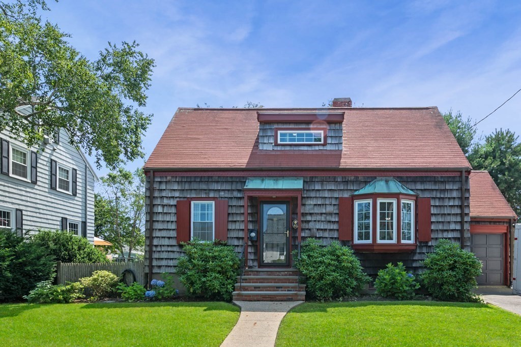 40 Pickwick Road Marblehead, MA 01945 - Photo 2 of 32