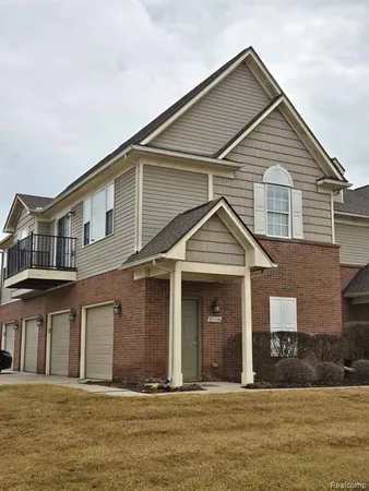 $159,900 | 27316 Hidden Oaks Drive, Trenton, MI 48183