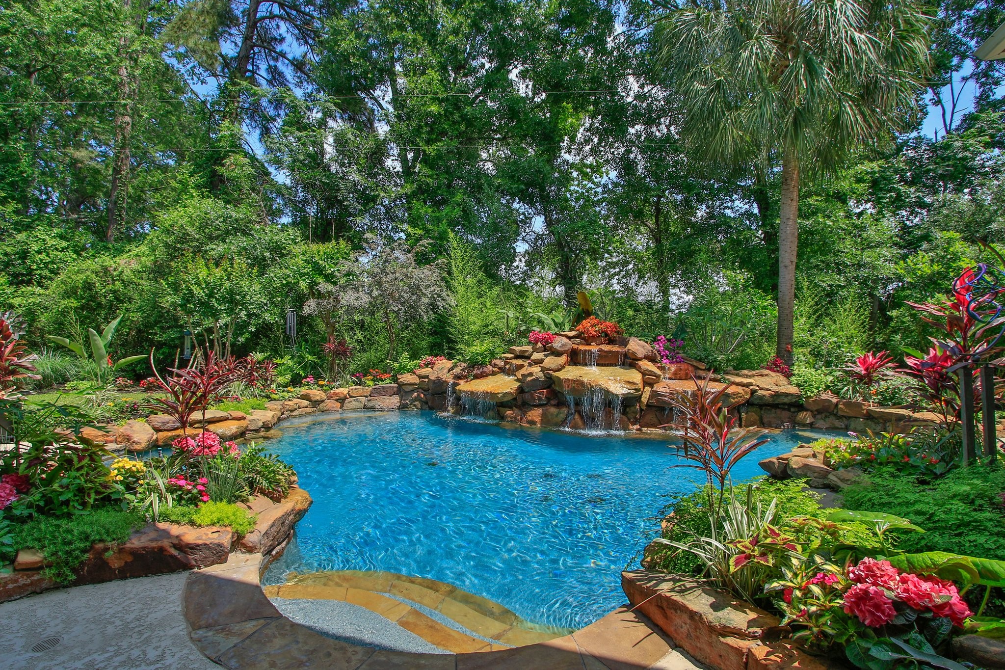17511 Seidel Road Tomball, TX 77377 - Photo 4 of 49 a view of a backyard with plants and patio
