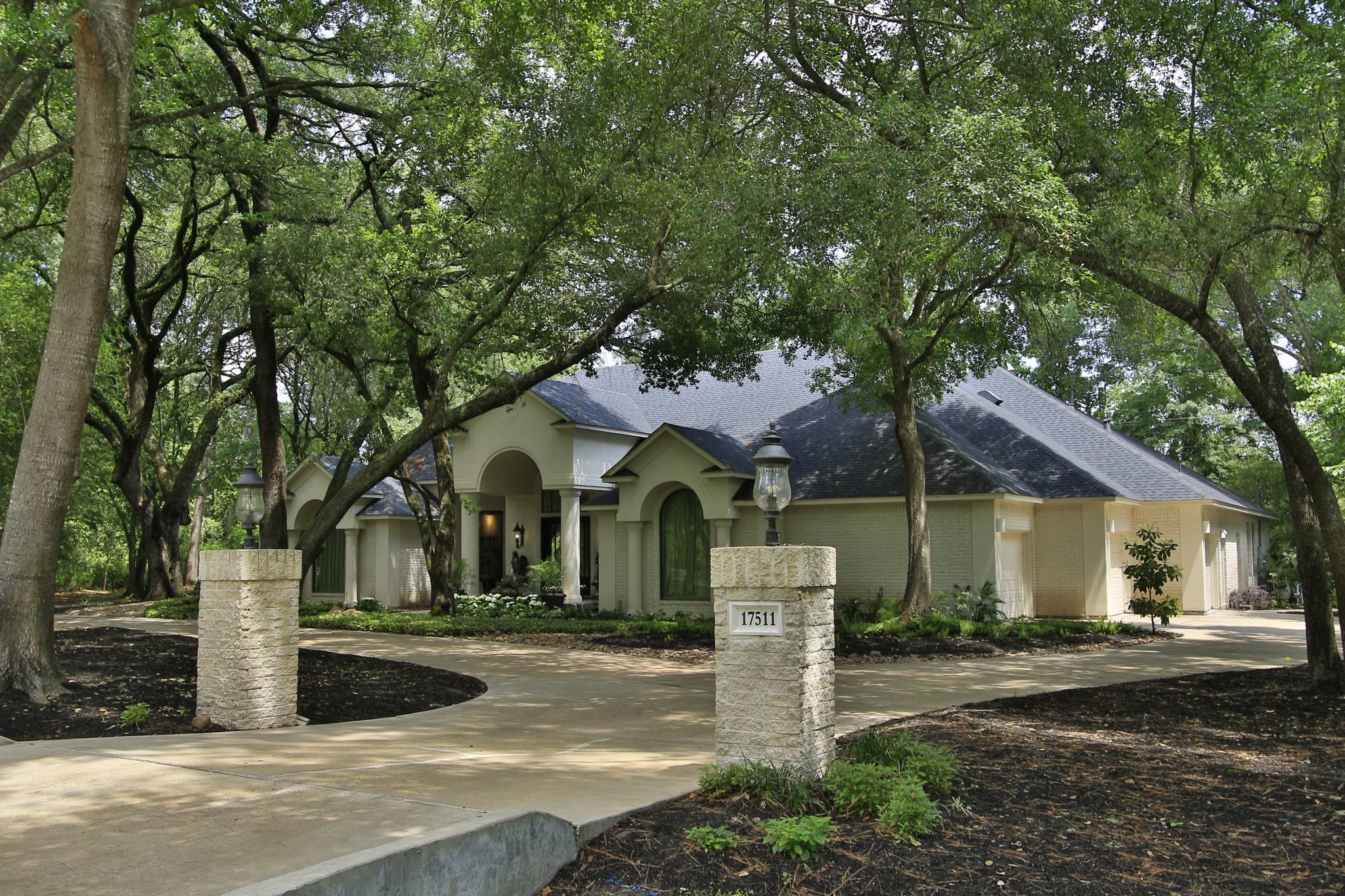 17511 Seidel Road Tomball, TX 77377 - Photo 42 of 49 a front view of a house with garden