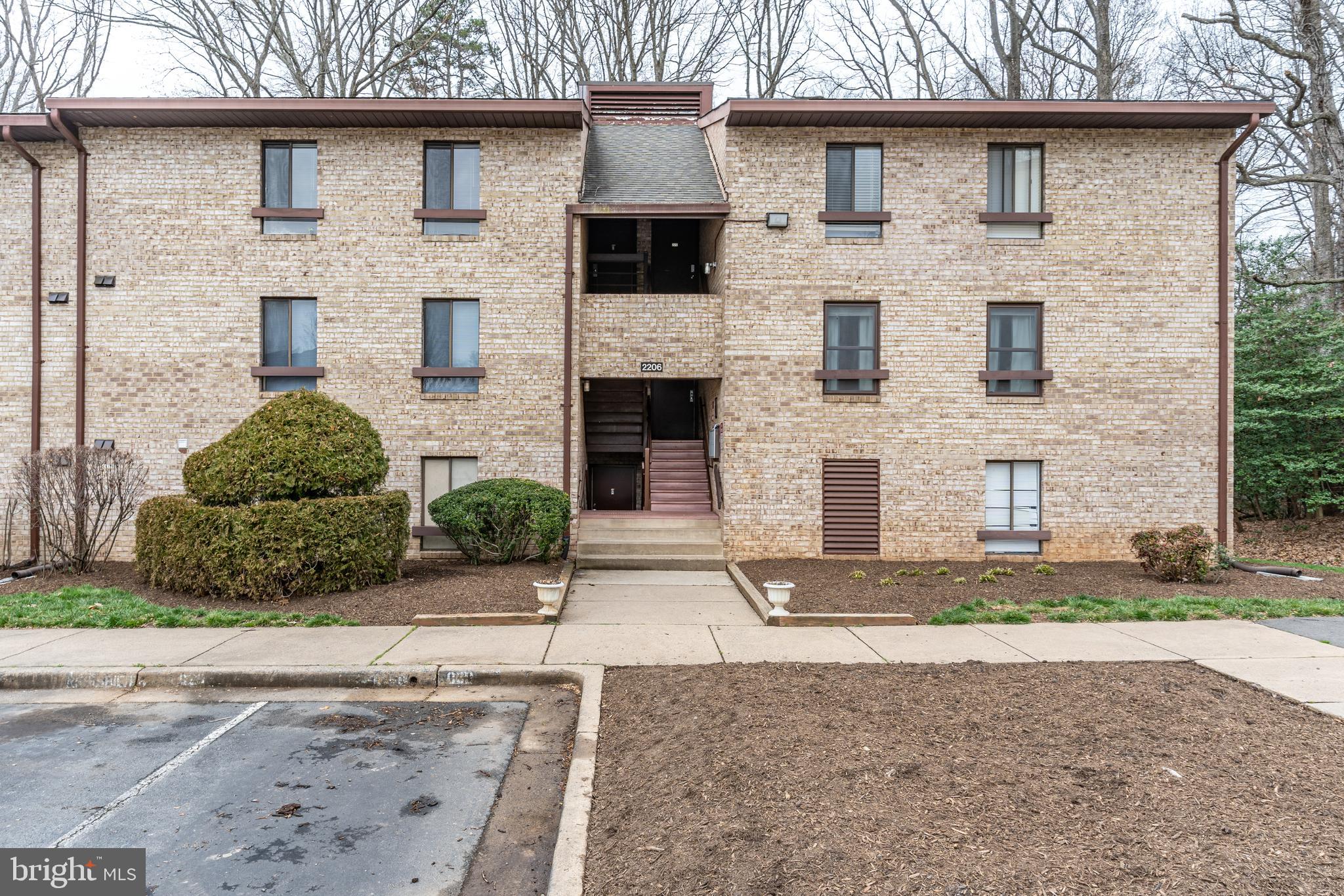 2206 Castle Rock Square, Unit 1B Reston, VA 20191 - Photo 1 of 35 Gallery Image 1