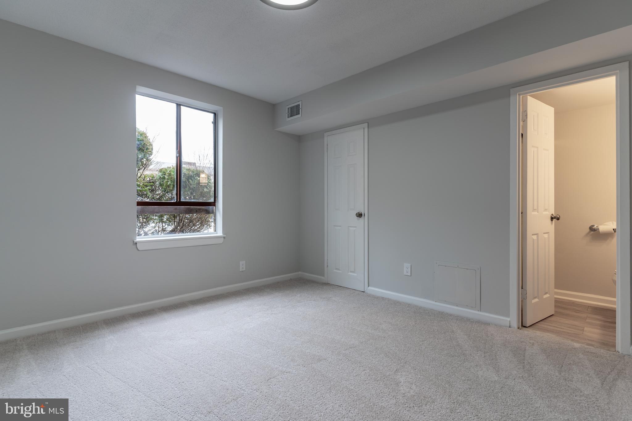 2206 Castle Rock Square, Unit 1B Reston, VA 20191 - Photo 19 of 35 Gallery Image 19