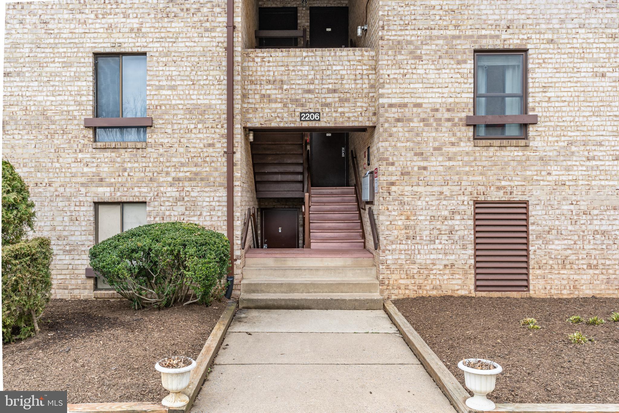 2206 Castle Rock Square, Unit 1B Reston, VA 20191 - Photo 3 of 35 Gallery Image 3