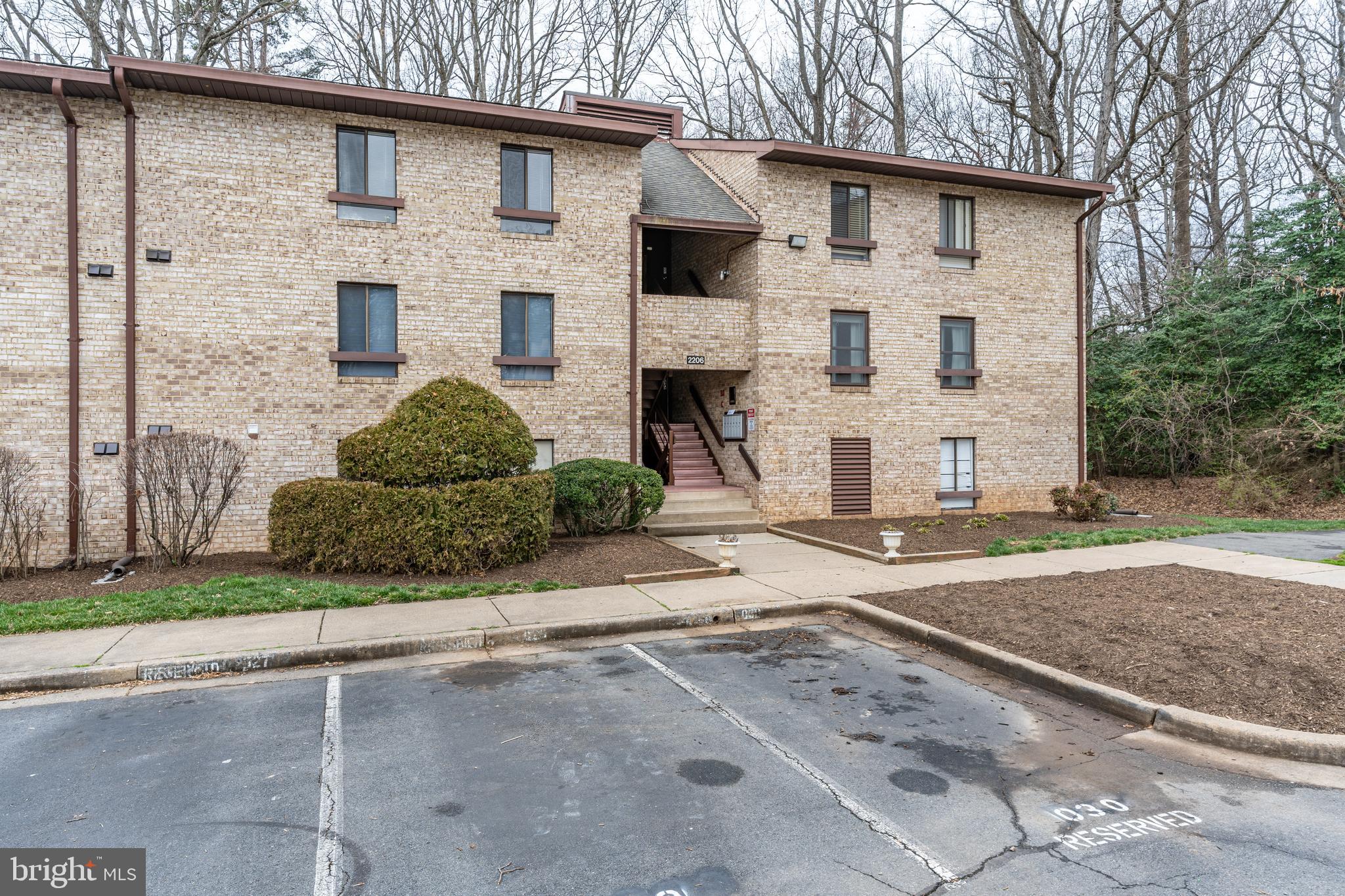 2206 Castle Rock Square, Unit 1B Reston, VA 20191 - Photo 4 of 35 Gallery Image 4